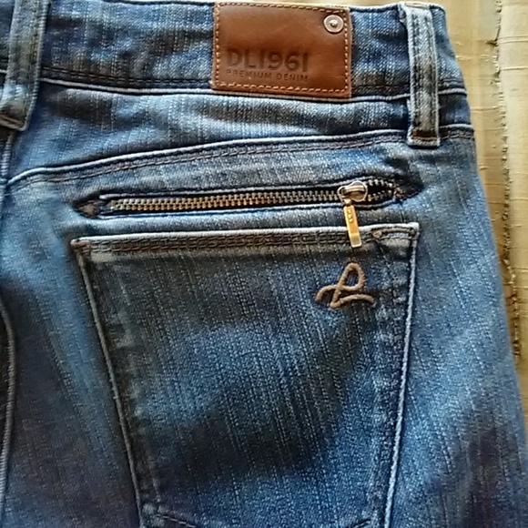 DL1961 Jessica Jeans - Picture 4 of 8